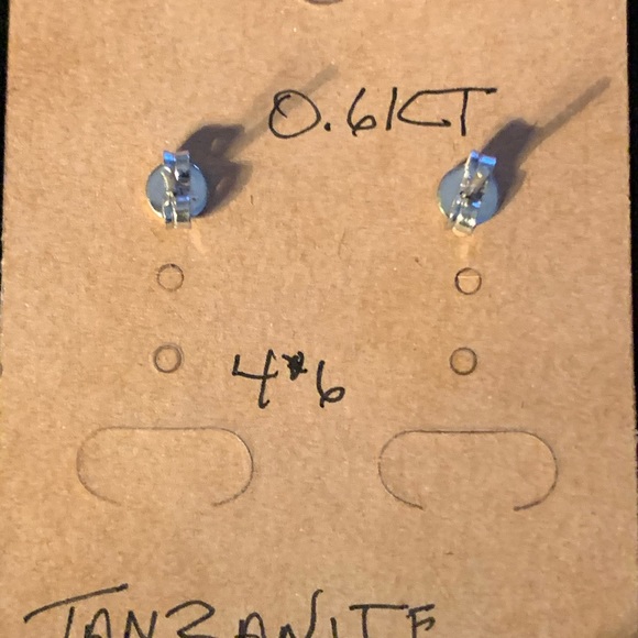 Tanzanite Stud - Picture 2 of 2